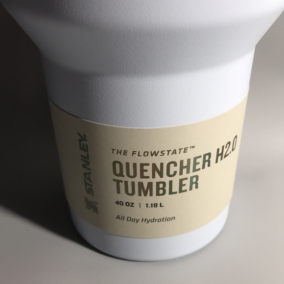 Stanley NEW 40oz Quencher H2.0 Flowstate Tumbler Glacier Ice Light Blue Color - Picture 2 of 6